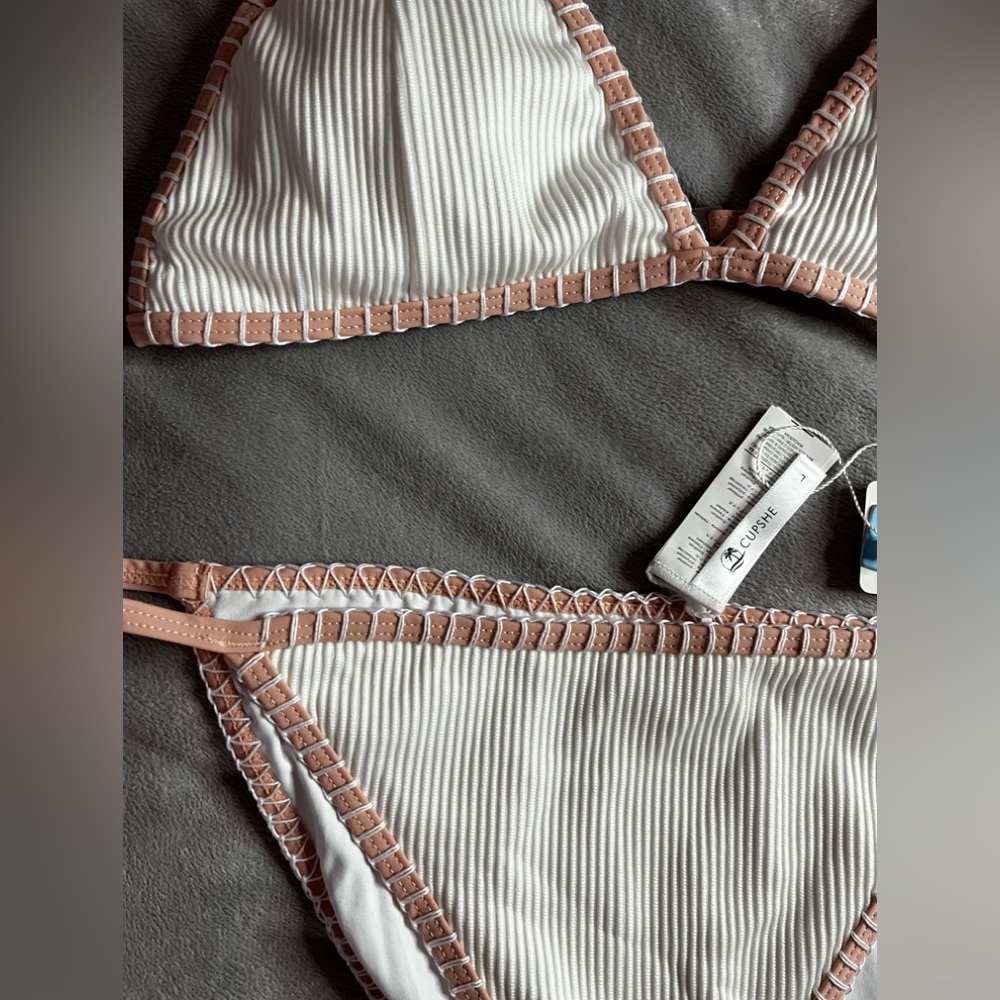 Cupshe Retro & Vintage Style Swimsuits| Retro Bikinis by Cupshe
Size L uk 12 - Picture 2 of 4